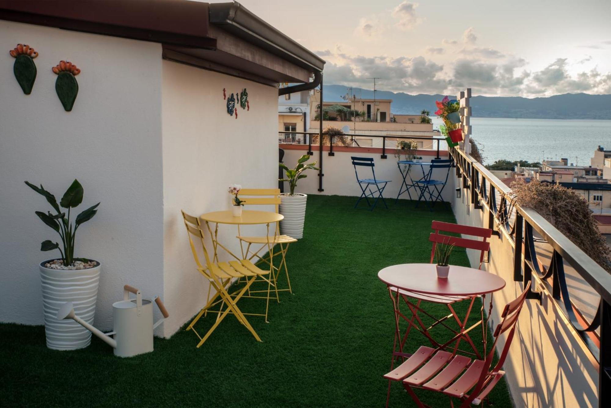 B&B Fuori Squadro - In Centro Con Terrazza Relax Vista Mare Reggio Calabria Exterior photo
