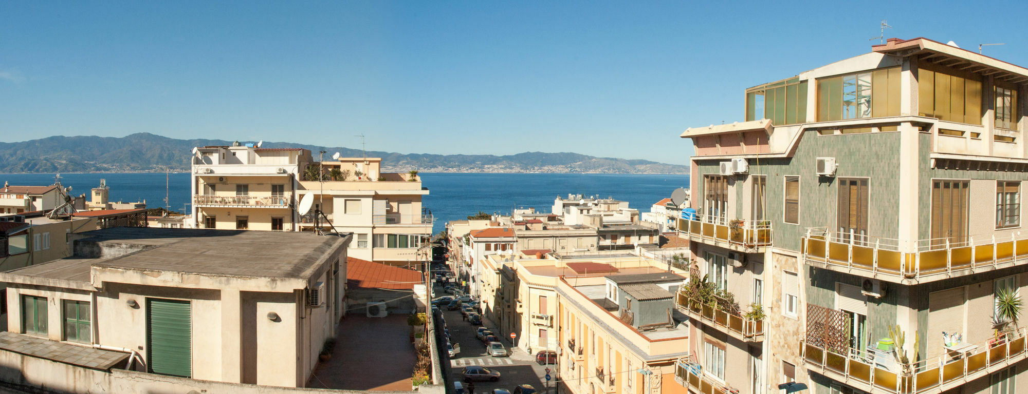 B&B Fuori Squadro - In Centro Con Terrazza Relax Vista Mare Reggio Calabria Exterior photo