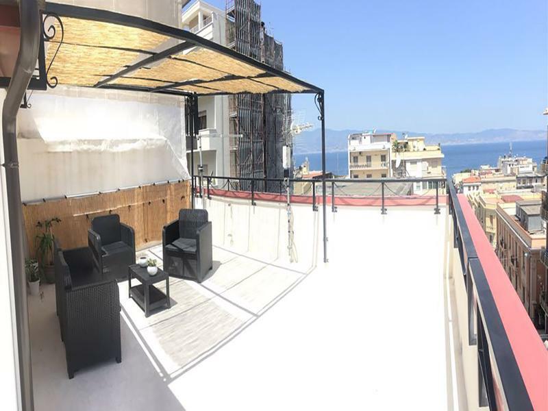 B&B Fuori Squadro - In Centro Con Terrazza Relax Vista Mare Reggio Calabria Exterior photo